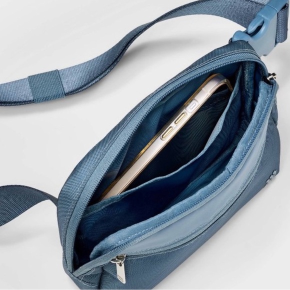 All‎ In Motion Belt Bag Fanny Pack Adjustable Strap Blue - Picture 6 of 7